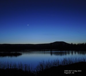 Moon, Jupiter, and Venus in the evening twilight.