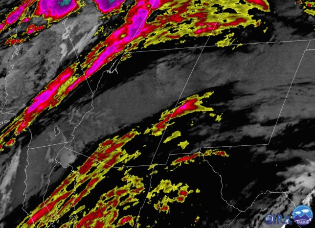 IR satellite image at 1332 UTC (0632 MST) showing the gap in the clouds across northern Arizona.
